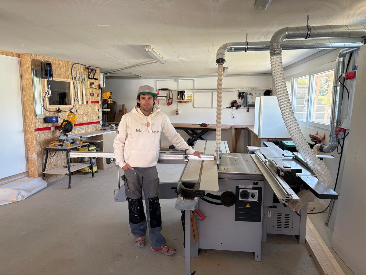 Thomas Louis – Schreinermeister in seiner Werkstatt in Thal SG